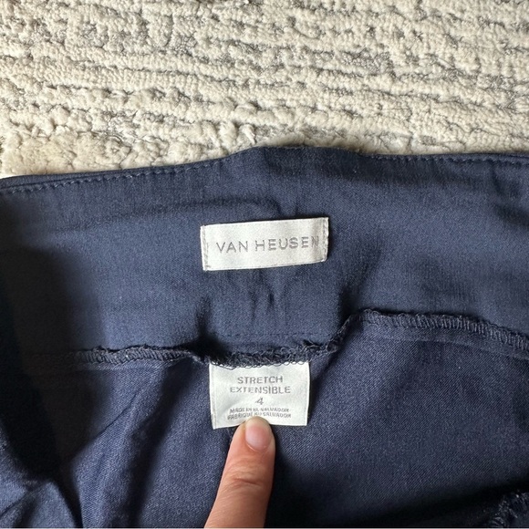 Van Heusen Navy Stretch Pants Women’s Size M Scalloped Hem, Pull-On Style - Picture 4 of 6